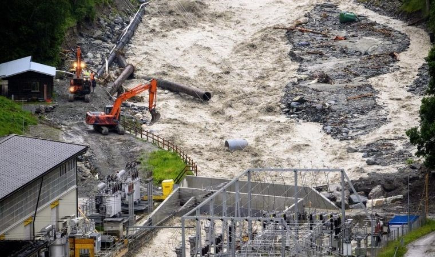 İsviçre’de sel ve toprak kaymasında 1 kişi öldü