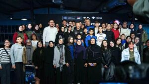 turkiyenin ilk astronotu alper gezeravci ogrencilerle uzay deneyimlerini paylasti 37rj9BKs.jpg