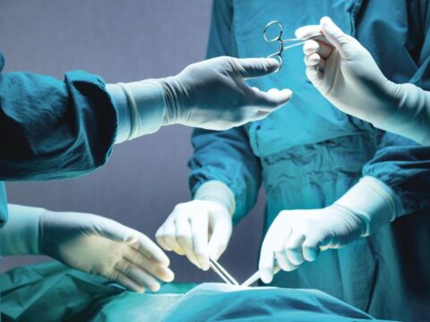 75 hastanın sağlam kemiğine platin taktılar