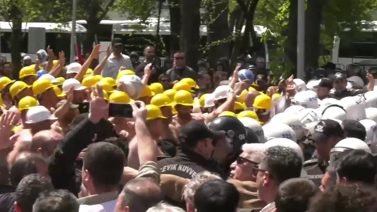 Maden İşçileri Ankara’da Hakları İçin Yürümek İstedi, Polis Engeliyle Karşılaştı