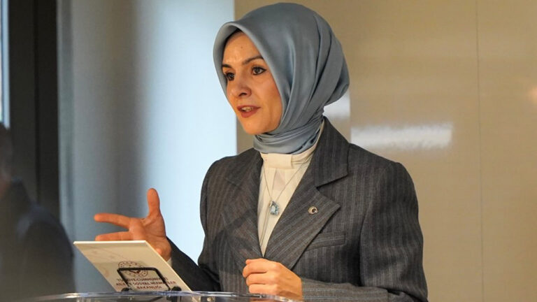 bakan-dogum-iznine-tarih-verdi-bu-aksam-resmi-gazetede-y8ErLXQM