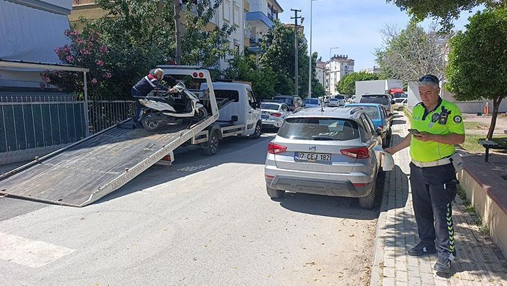 Antalya’da Okul Önünde Motosiklet Akrobasi Yapan Sürücüye Cezalar Yağdı