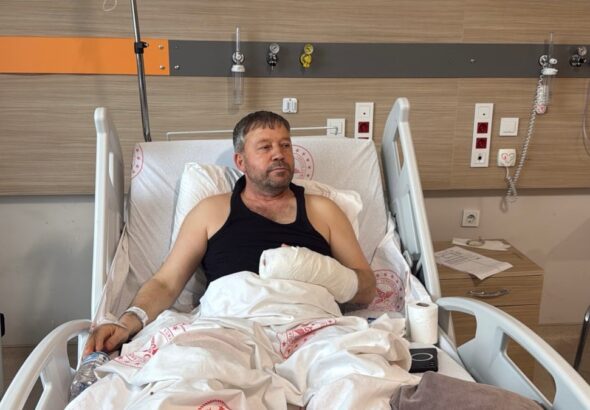 kardesinden-30-milyon-tl-harac-istedi-vermeyince-cekip-vurdu-Aax2mF8J