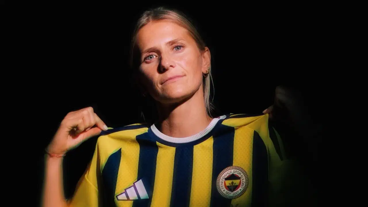Fenerbahce arsaveve yeni zelandali savunmaci 4HWSD3Qt